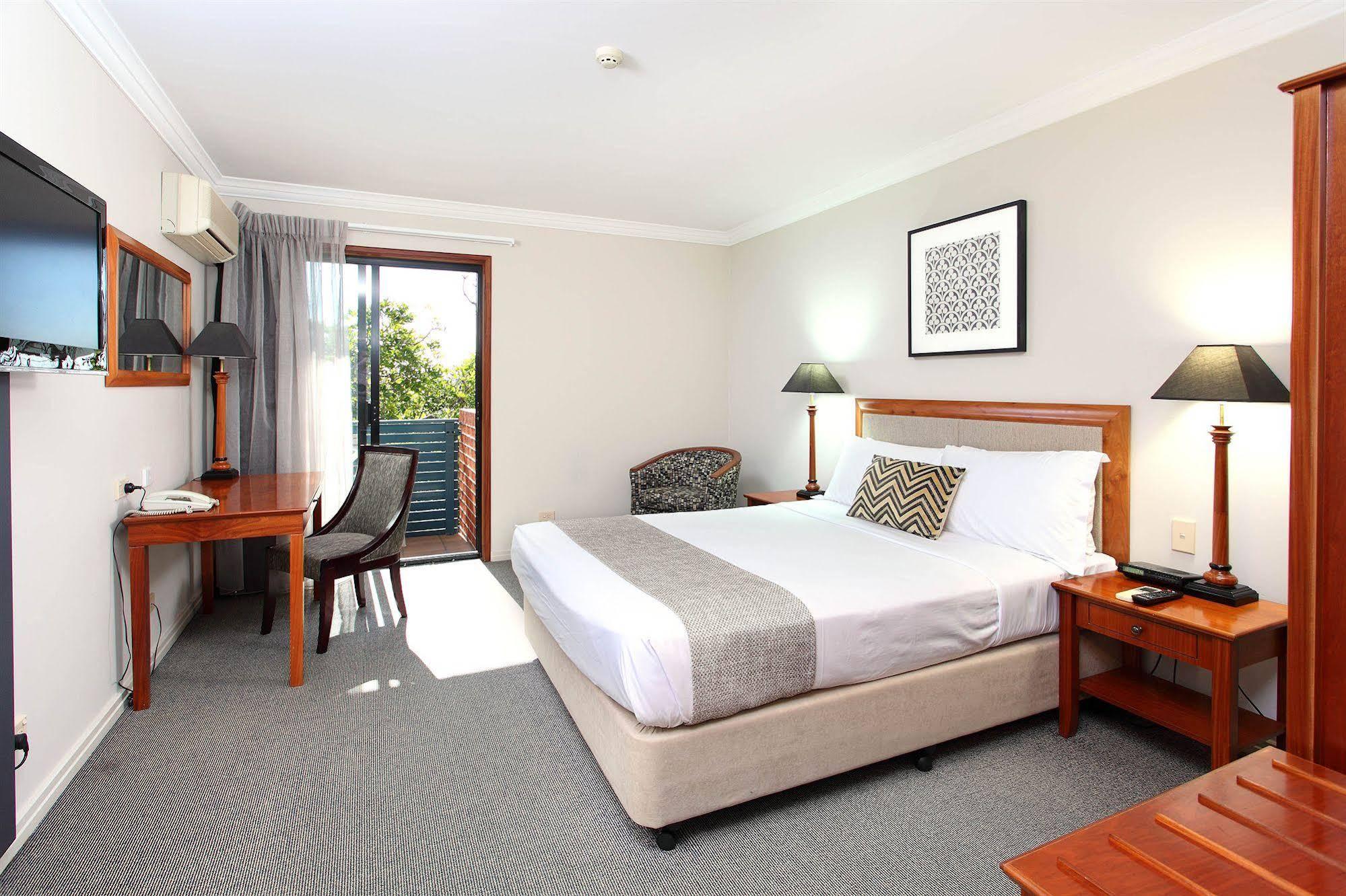 Ramada By Wyndham Brisbane Windsor Hotel Esterno foto
